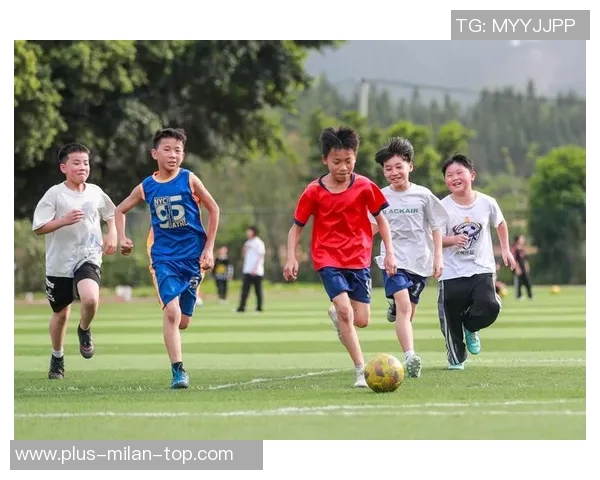 快乐的足球比赛让我和小伙伴们一起欢笑与成长