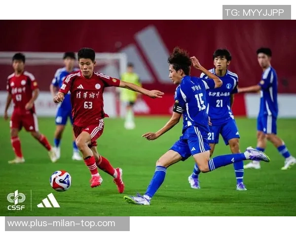 阿迪达斯签约足球明星球员助力品牌全球影响力提升与市场拓展